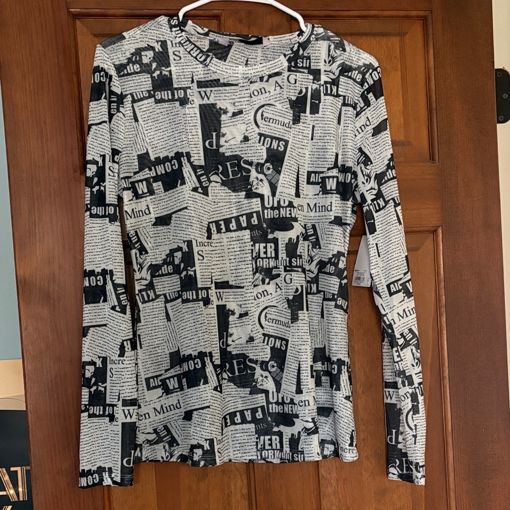 SO Monochrome Graphic Long Sleeve Mesh Top